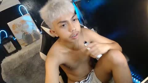 Snapshot of itsyourcummerboy_xx chatting on 18, 5, 2026 Kyle online show from 18, 5, 2026