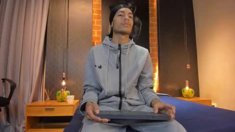 Snapshot of itszairen chatting on 9, 2, 2026 itszairen online show from 9, 2, 2026