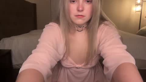 Snapshot of itz_lunaa chatting on 31, 10, 2025 itz_lunaa online show from 31, 10, 2025