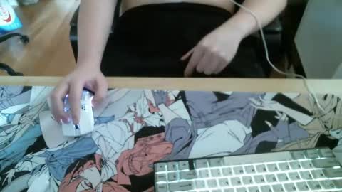 itzpillow_ online show from 7, 2, 2025