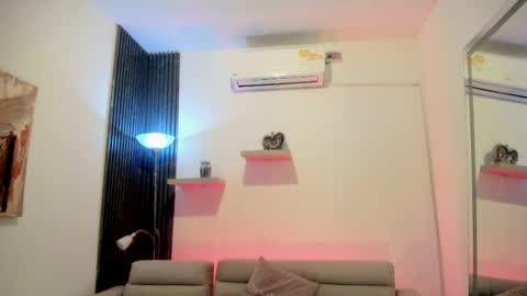 ivania_lua online show from 11, 4, 2026