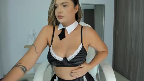 Snapshot of ivannasaenzcute chatting on 11, 3, 2025 Ivanna online show from 11, 3, 2025