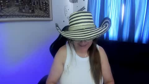 Snapshot of ivette_shaira chatting on 3, 5, 2026 IVETTE online show from 3, 5, 2026