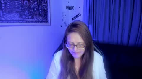 Snapshot of ivette_shaira chatting on 1, 6, 2026 IVETTE online show from 1, 6, 2026