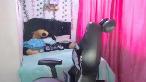 ivone 96 online show from 4, 3, 2026