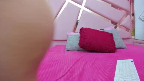 Snapshot of ivonjanice chatting on 2, 12, 2025 IvonJanice online show from 2, 12, 2025