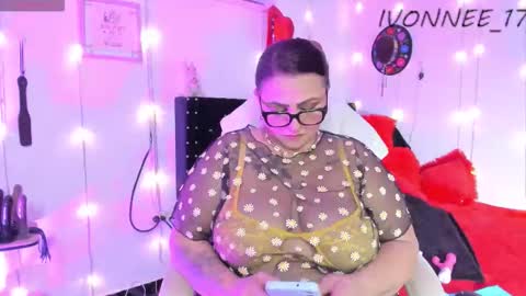 Snapshot of ivonnee17_ chatting on 17, 3, 2026 Ivonne online show from 17, 3, 2026