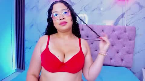 Snapshot of ivonygarciia chatting on 3, 3, 2026 ivonygarciia online show from 3, 3, 2026