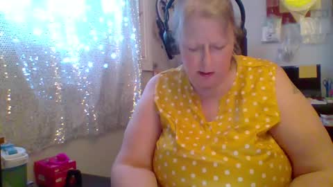 Snapshot of ivyjane3522 chatting on 8, 7, 2026 ivyjane3522 online show from 8, 7, 2026