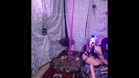ivyjennifer366 online show from 18, 5, 2026