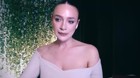 Snapshot of ivyjonson chatting on 1, 2, 2025 Miss Ivy online show from 1, 2, 2025