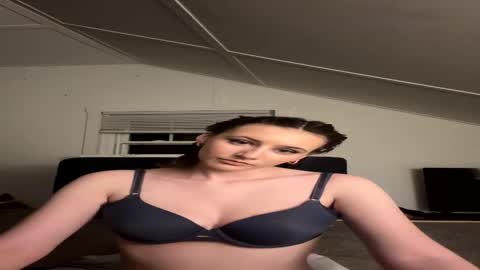 Snapshot of ivyrose67 chatting on 20, 5, 2026 ivyrose67 online show from 20, 5, 2026