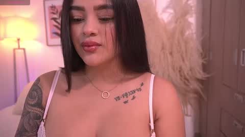 Snapshot of ivyrose_ chatting on 15, 10, 2025 Annie online show from 15, 10, 2025