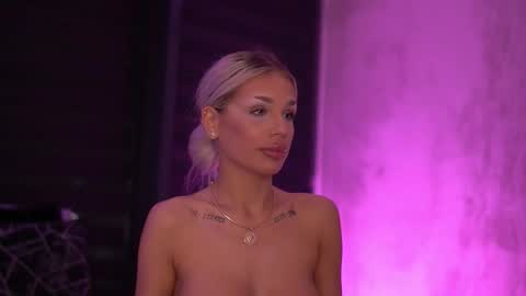 IvyRowa online show from 16, 11, 2025