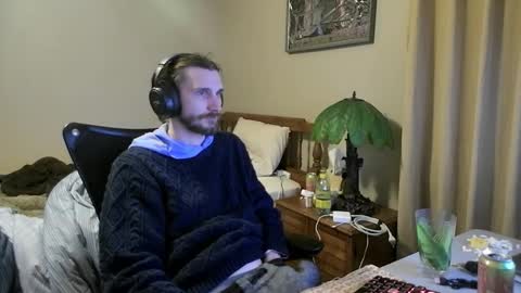 Snapshot of iwhitesmurf chatting on 18, 12, 2025 iwhitesmurf online show from 18, 12, 2025