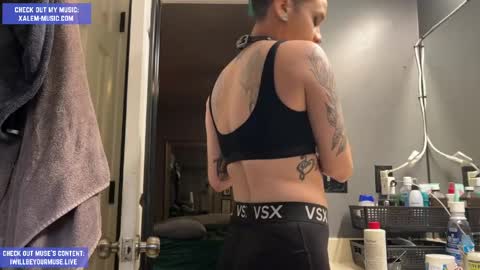 Snapshot of iwillbeyourmuse chatting on 10, 4, 2026 Muse hethey online show from 10, 4, 2026