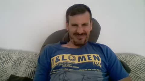 Snapshot of iyoperro chatting on 1, 11, 2025 Casandro online show from 1, 11, 2025