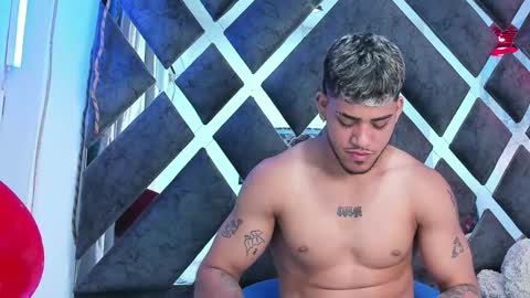 Snapshot of izaak_taylor7 chatting on 10, 1, 2026 izaack online show from 10, 1, 2026