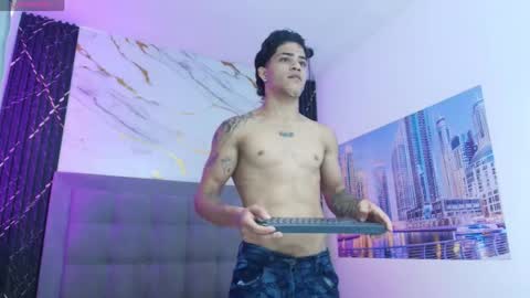 Snapshot of izaak_taylor7 chatting on 22, 4, 2026 izaack online show from 22, 4, 2026