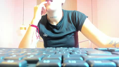 izelevans online show from 17, 2, 2026