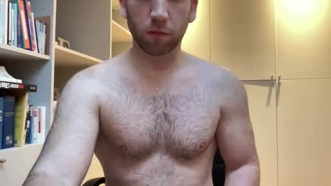 Snapshot of izylduur chatting on 8, 1, 2025 Izylduur online show from 8, 1, 2025