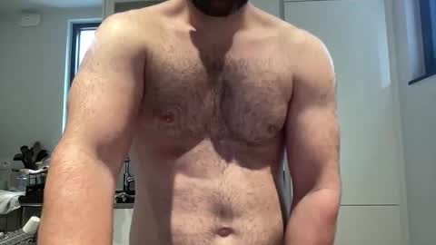 Snapshot of izylduur chatting on 9, 9, 2025 Izylduur online show from 9, 9, 2025