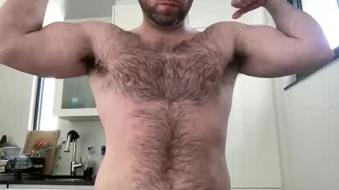 Snapshot of izylduur chatting on 8, 4, 2026 Izylduur online show from 8, 4, 2026