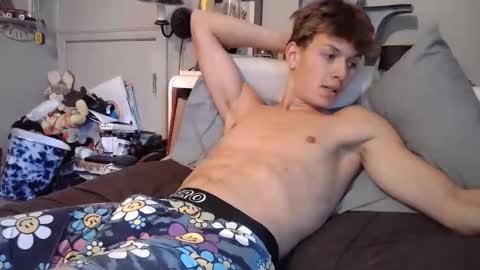 Snapshot of izzame2 chatting on 20, 10, 2025 Willis online show from 20, 10, 2025