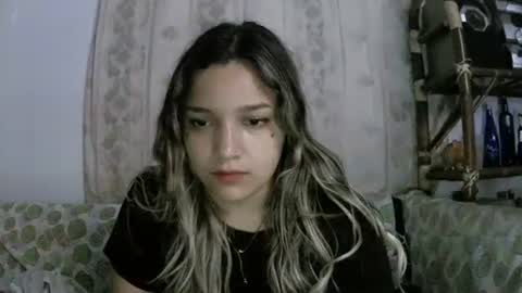 Snapshot of izzy_32 chatting on 1, 4, 2026 izzy_32 online show from 1, 4, 2026