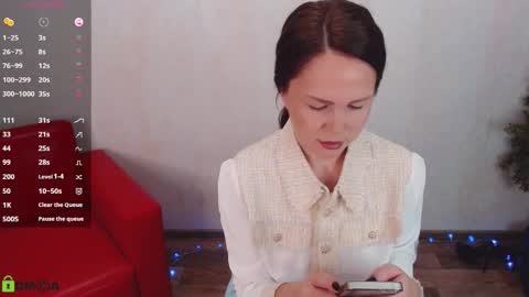 Snapshot of izzy_cam chatting on 22, 12, 2025 Queen of nylon Victoria online show from 22, 12, 2025