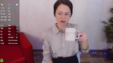 Snapshot of izzy_cam chatting on 24, 2, 2026 Queen of nylon Victoria online show from 24, 2, 2026