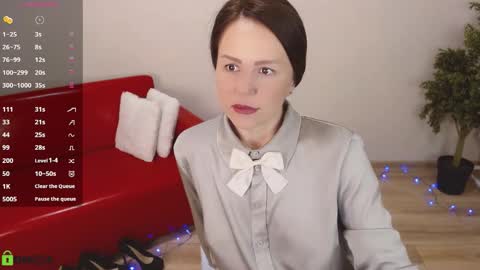 Snapshot of izzy_cam chatting on 4, 3, 2026 Queen of nylon Victoria online show from 4, 3, 2026