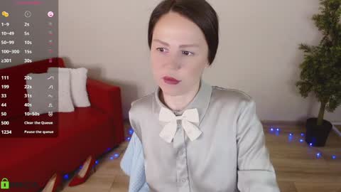 Queen of nylon  Victoria online show from 4, 4, 2026