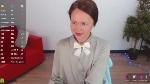 Queen of nylon  Victoria online show from 3, 6, 2026