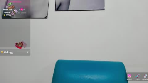 Izzy online show from 2, 2, 2025