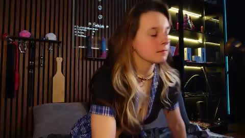 Snapshot of izzy_inked chatting on 16, 3, 2026 Izzy Inked online show from 16, 3, 2026