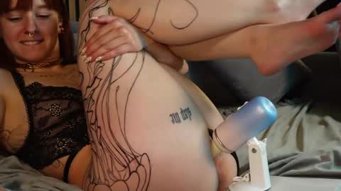 Snapshot of izzy_inked chatting on 22, 4, 2026 Izzy Inked online show from 22, 4, 2026