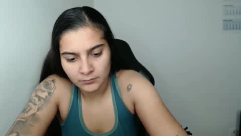 Snapshot of izzyflame18 chatting on 27, 10, 2025 Shygirl online show from 27, 10, 2025