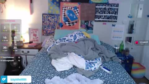 izzyishottttt online show from 17, 12, 2025