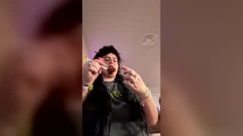 Snapshot of izzyishottttt chatting on 23, 2, 2026 izzyishottttt online show from 23, 2, 2026