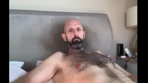 Snapshot of izzysboytoy1 chatting on 3, 3, 2026 izzysboytoy1 online show from 3, 3, 2026