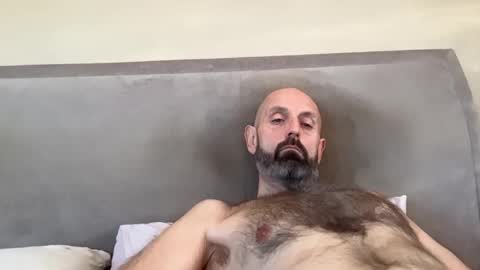 Snapshot of izzysboytoy1 chatting on 18, 3, 2026 izzysboytoy1 online show from 18, 3, 2026