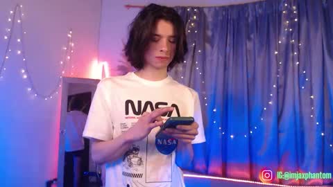 Snapshot of j_a_x_x_x_o_n chatting on 9, 10, 2025 Hey im Jaxxxon check my info     online show from 9, 10, 2025