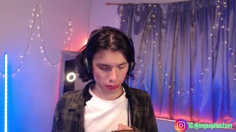 Snapshot of j_a_x_x_x_o_n chatting on 21, 10, 2025 Hey im Jaxxxon check my info     online show from 21, 10, 2025