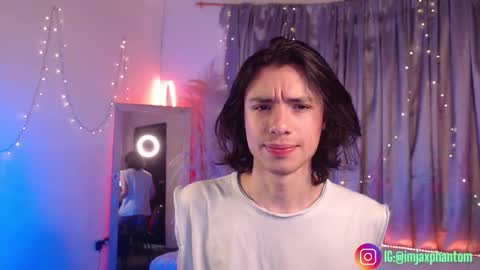 Snapshot of j_a_x_x_x_o_n chatting on 25, 10, 2025 Hey im Jaxxxon check my info     online show from 25, 10, 2025