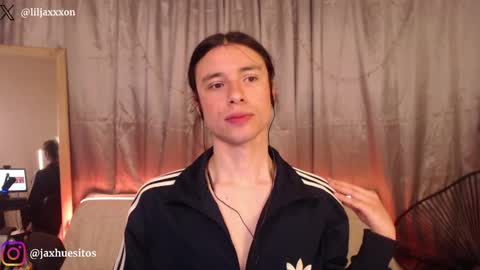 Snapshot of j_a_x_x_x_o_n chatting on 6, 6, 2026 Hey im Jaxxxon check my info online show from 6, 6, 2026