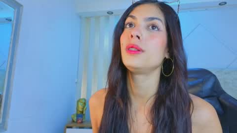 Snapshot of j_belle_ chatting on 3, 4, 2026 j_belle_ online show from 3, 4, 2026