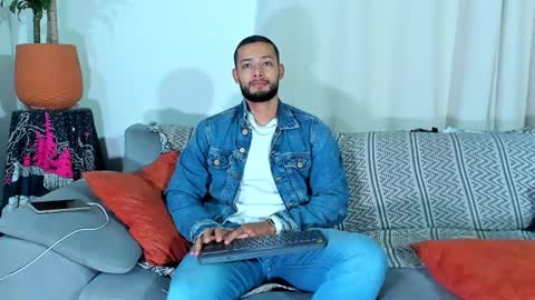 Snapshot of j_calix chatting on 8, 12, 2024 Calix Independient model Insta and twt Calixsnake online show from 8, 12, 2024