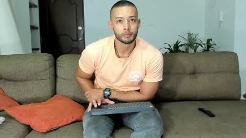 Snapshot of j_calix chatting on 30, 12, 2024 Calix Independient model Insta and twt Calixsnake online show from 30, 12, 2024