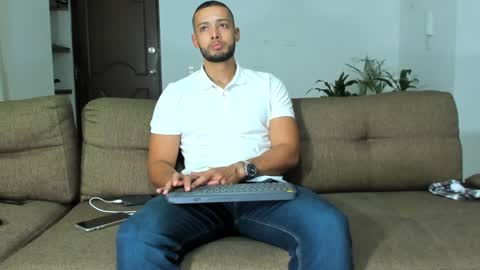 Snapshot of j_calix chatting on 1, 1, 2025 Calix Independient model Insta and twt Calixsnake online show from 1, 1, 2025